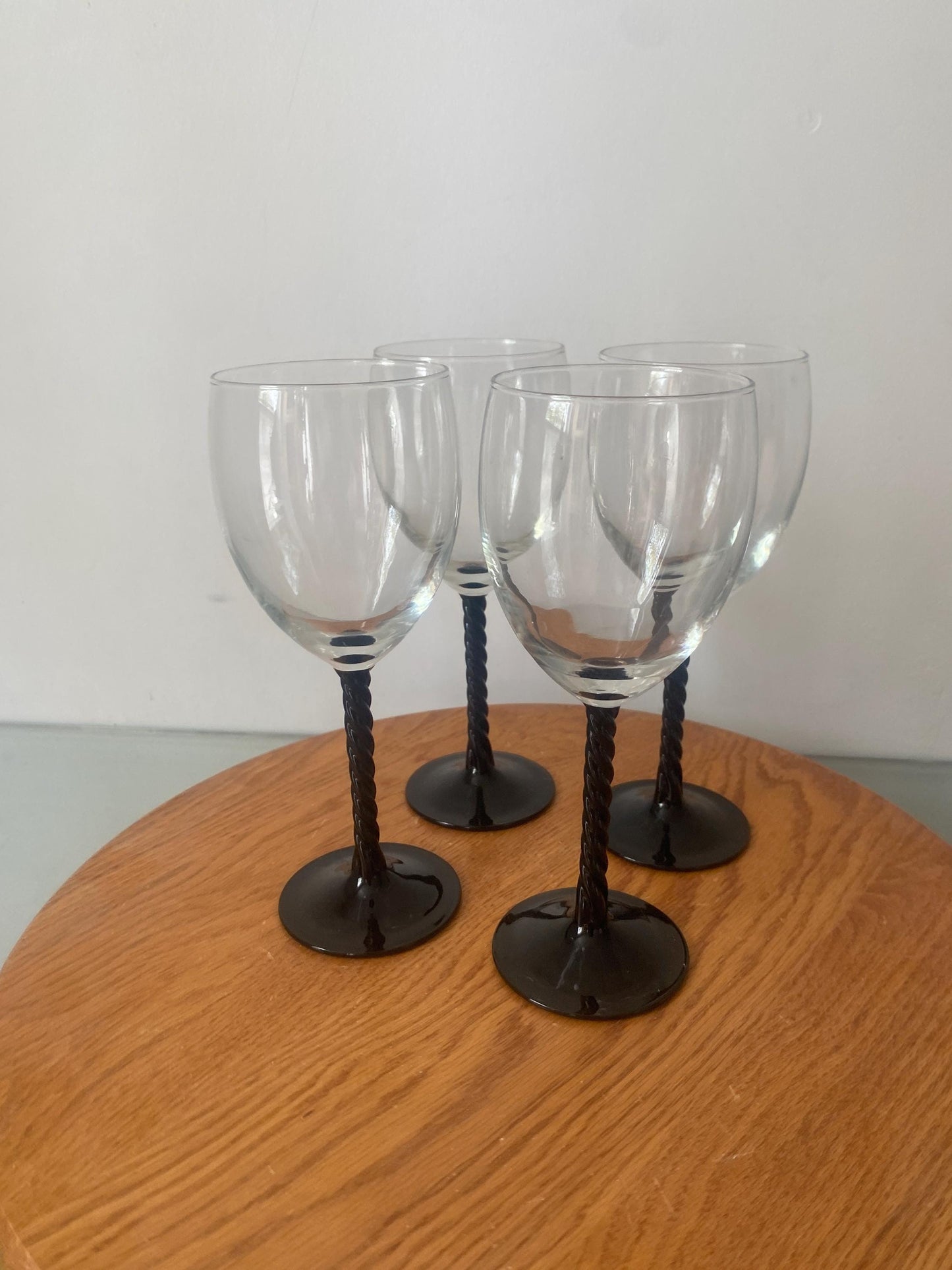 Set of 4 Retro Twisted Black Stem Red Wine Glasses
