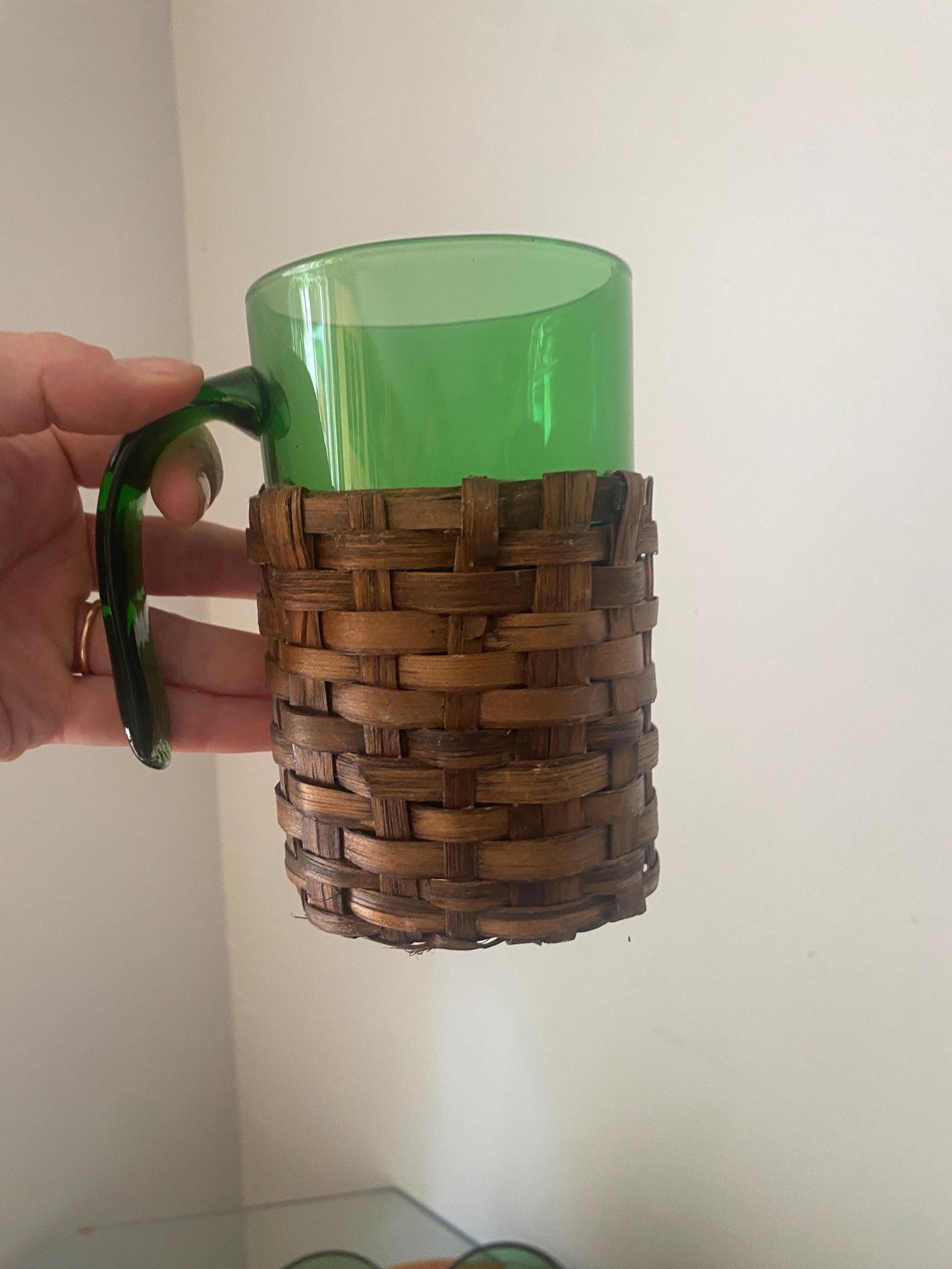 Set of 4 Vintage Emerald Green Glass Mugs with Applied Handle and Woven Caddy