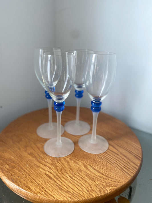 Set of 4 Retro Clear Wine Glasses with Frosted Stem and Blue Detail