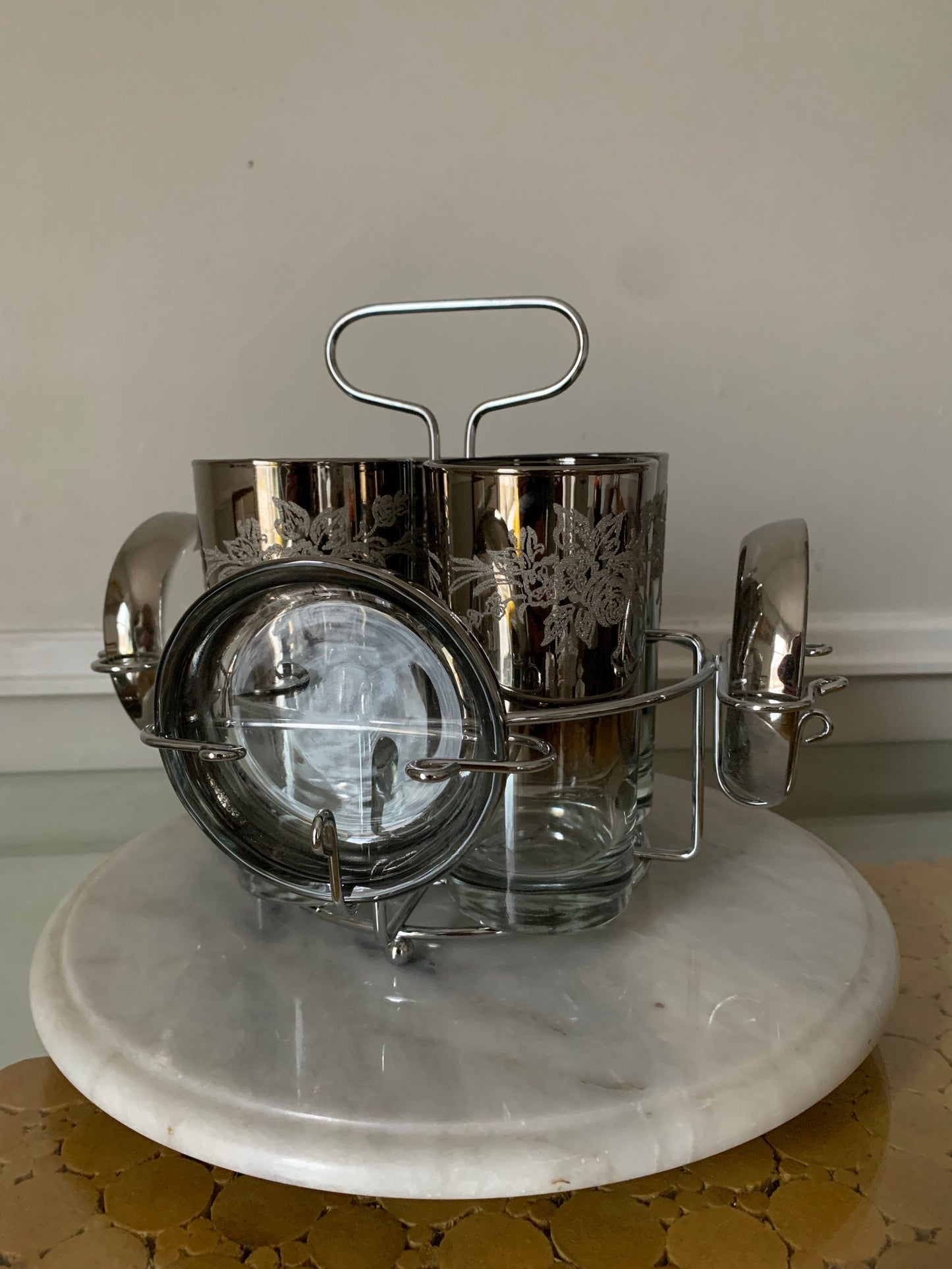 Set of 4 Vintage Embossed Rose Design Silver Fade Tumblers & Coasters in Chrome Caddy