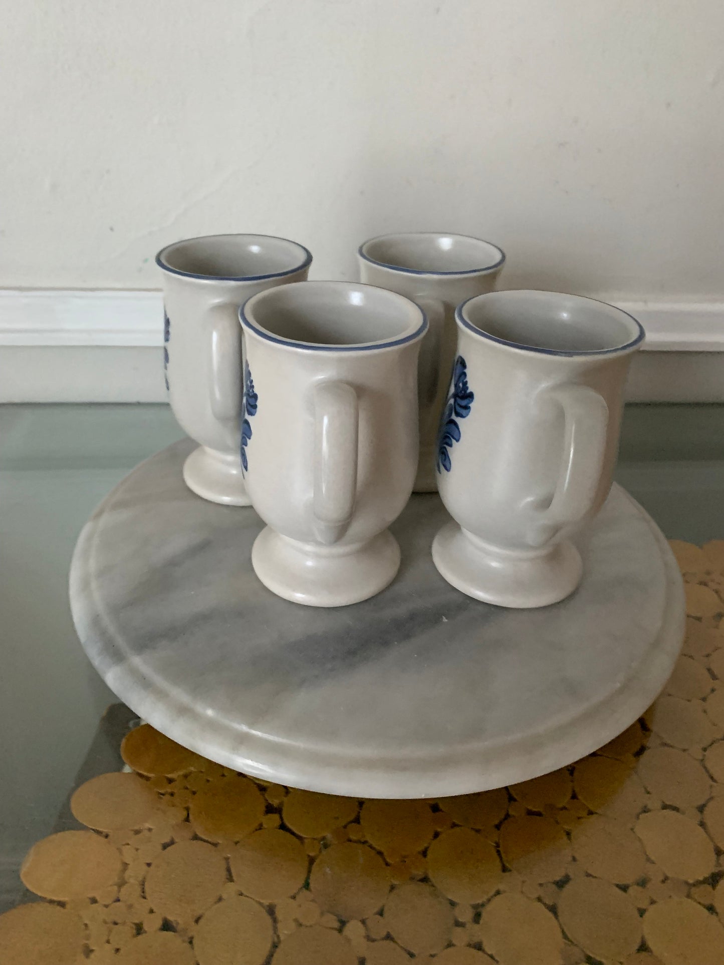 Set of 4 Vintage Stoneware Pfaltzgraff Vintage Yorktowne Pattern Footed Coffee Mugs