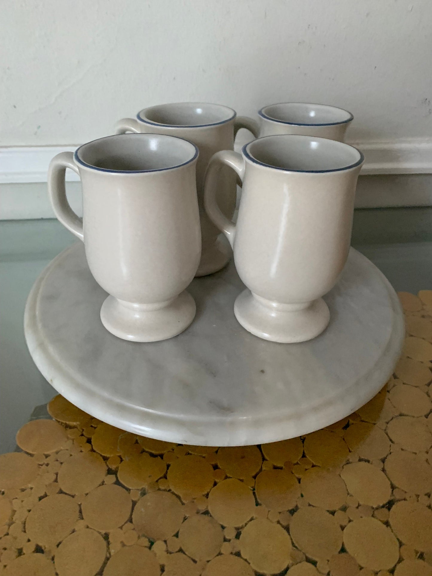Set of 4 Vintage Stoneware Pfaltzgraff Vintage Yorktowne Pattern Footed Coffee Mugs