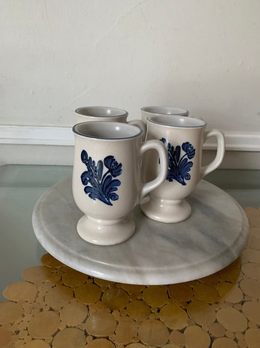 Set of 4 Vintage Stoneware Pfaltzgraff Vintage Yorktowne Pattern Footed Coffee Mugs