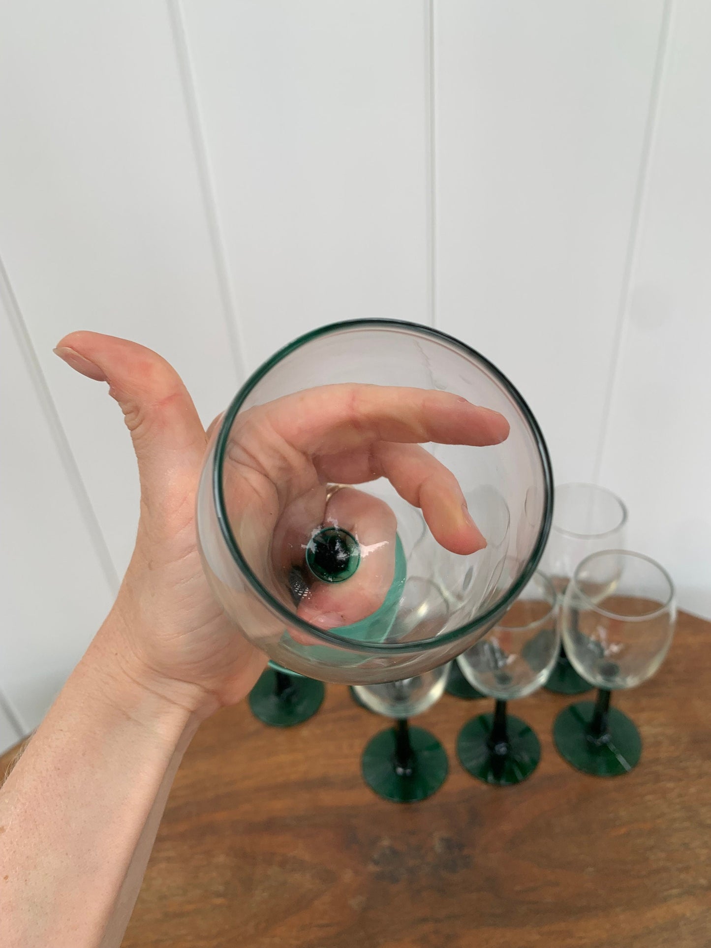 Vintage Set of 8 Emerald Green Stem Wine Glasses