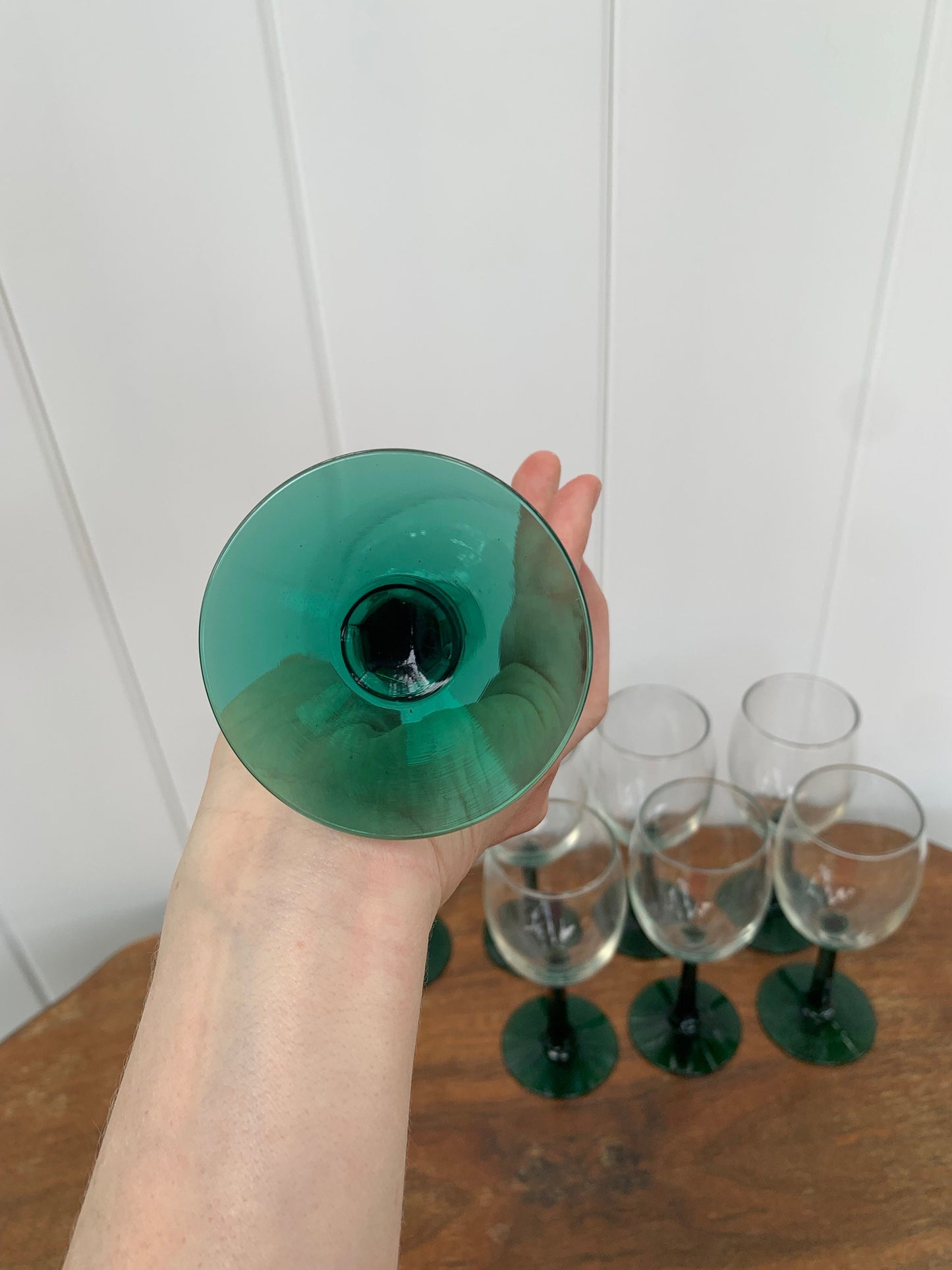 Vintage Set of 8 Emerald Green Stem Wine Glasses