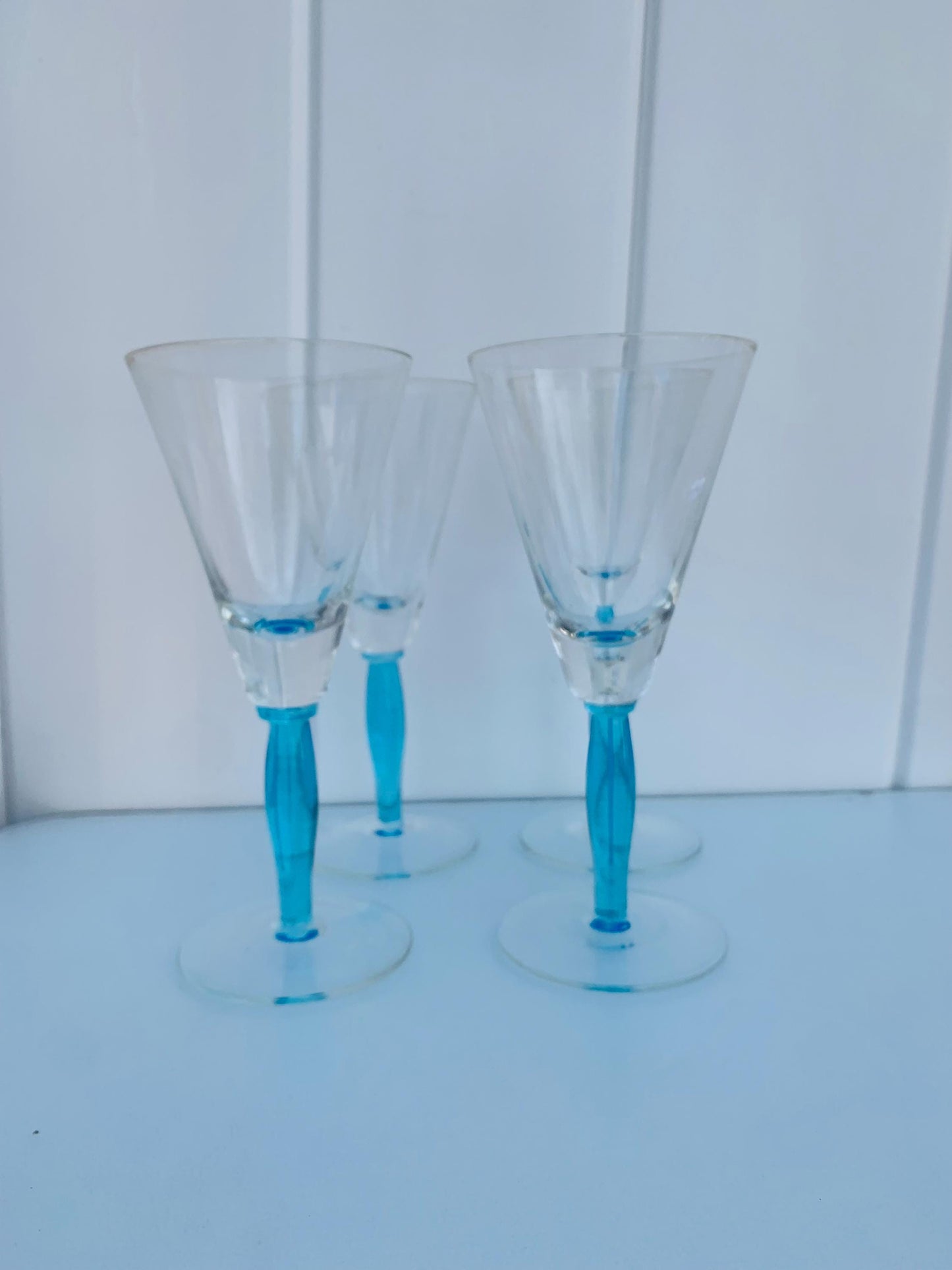 Set of 4 Retro Light Blue Stem Wine Glasses