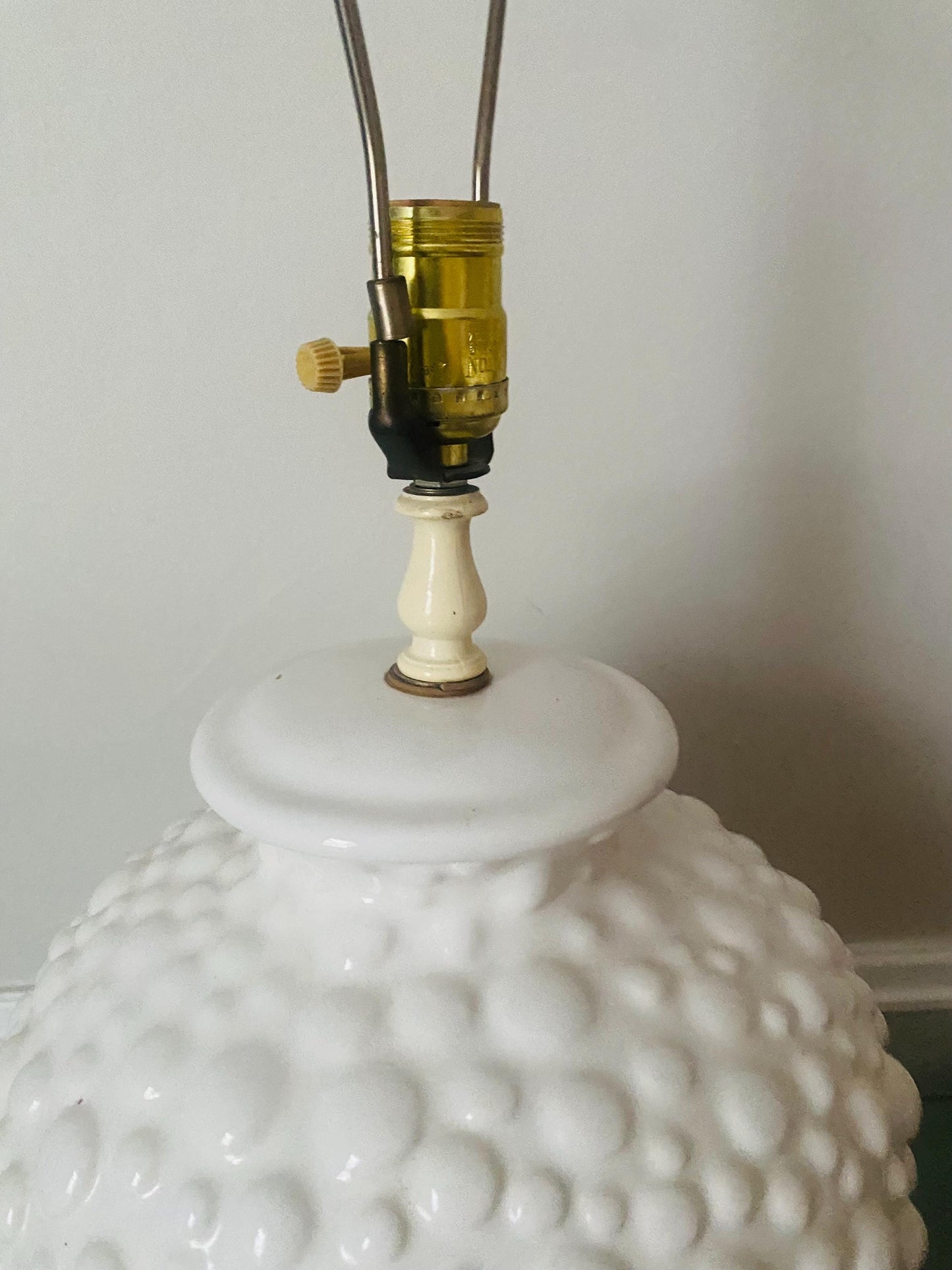 MCM Vintage White Ceramic Bubble Table Lamp No Shade