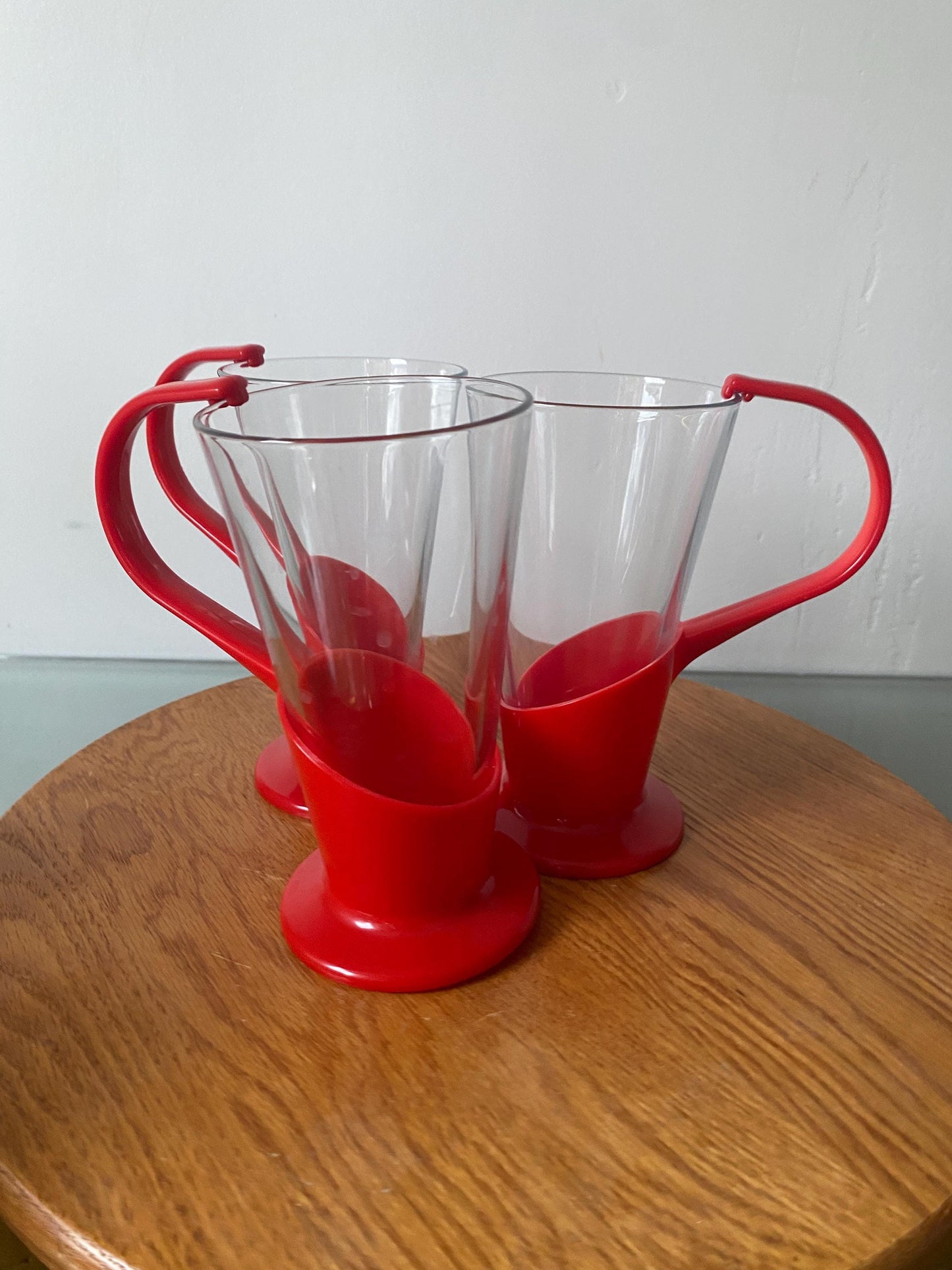Set of 3 MCM Clear Glass Mug in Red Plastic Snap Caddy