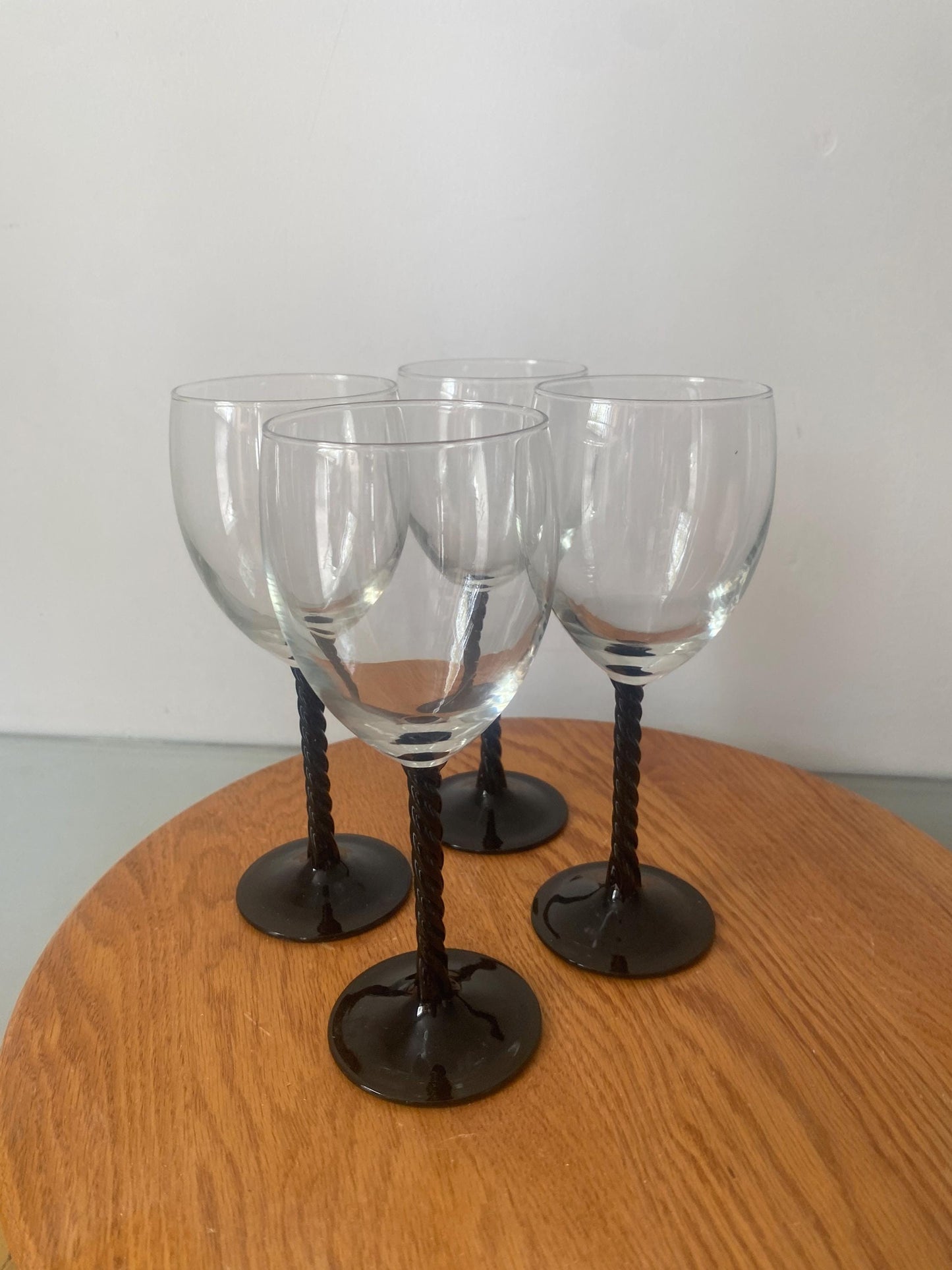Set of 4 Retro Twisted Black Stem Red Wine Glasses