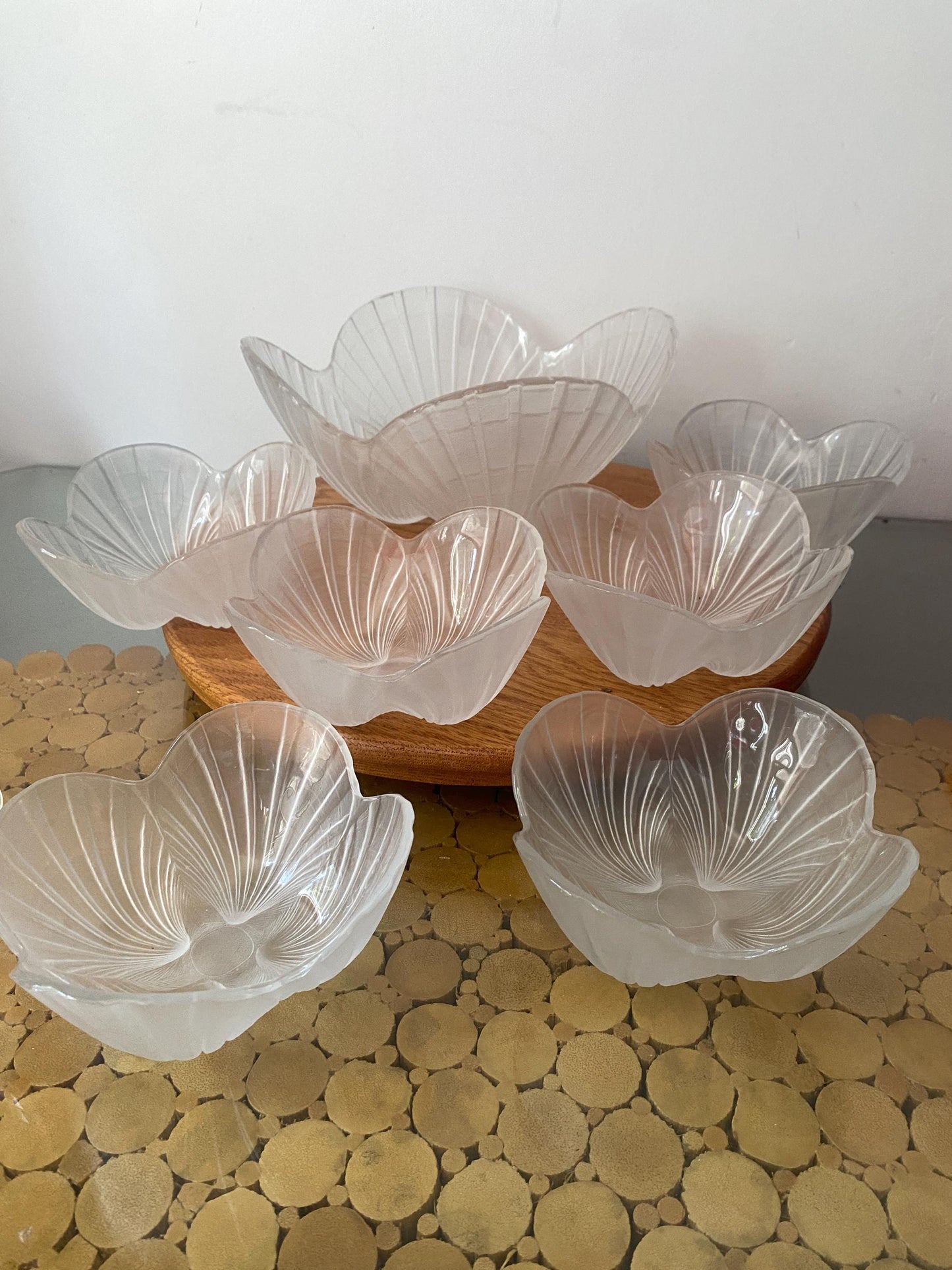 Retro Frosted Mikasa Scallop Shell Salad Bowl with 6 Small Bowls
