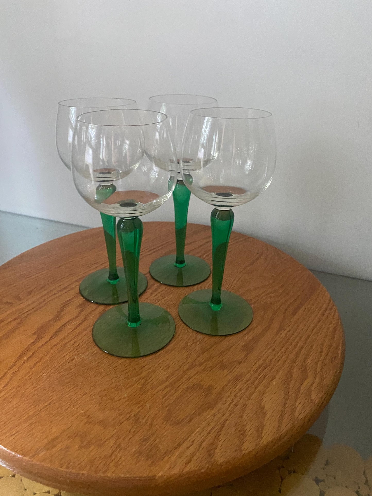 Set of 4 Vintage Emerald Green Stem Wine Glasses