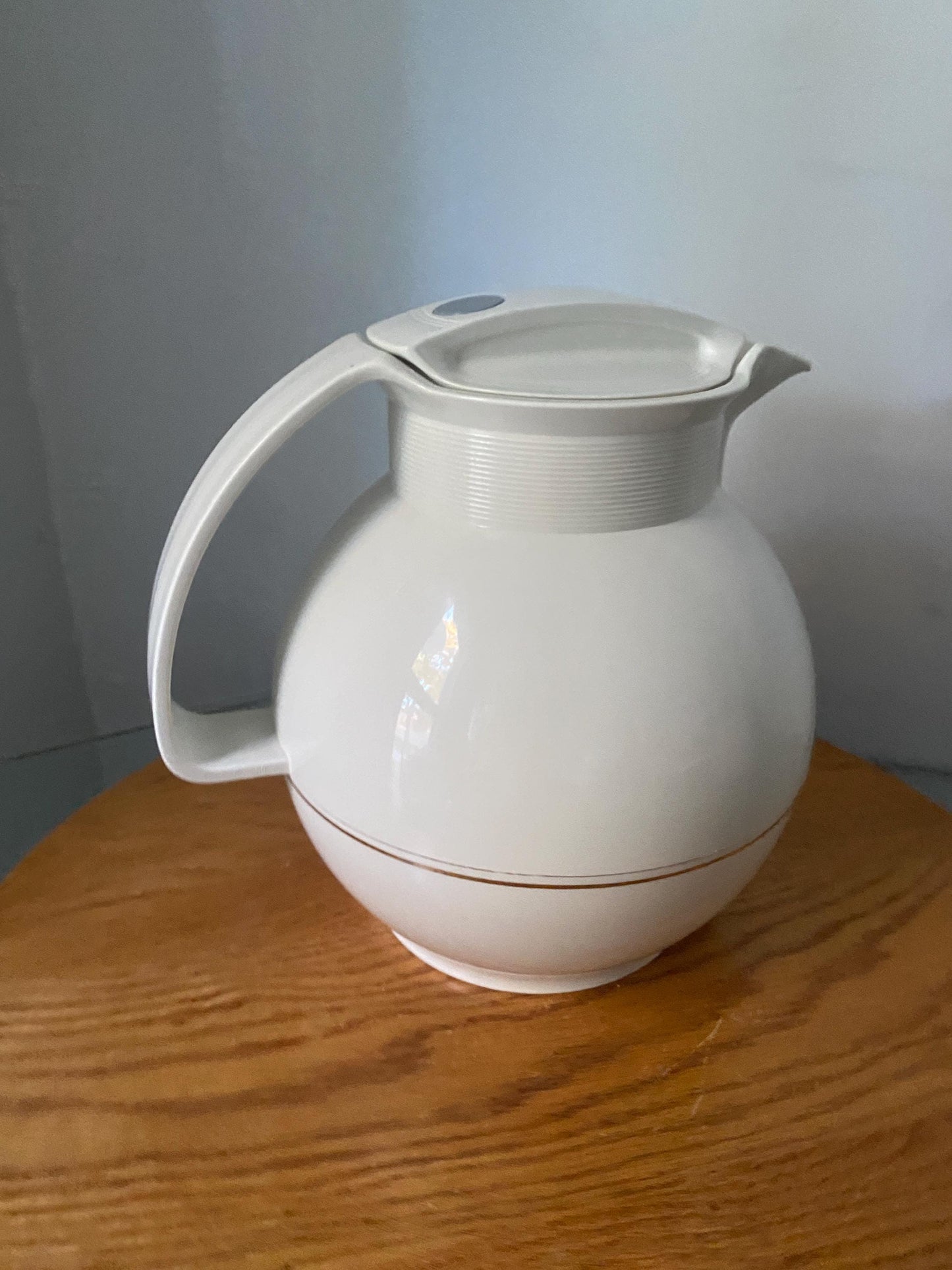 Retro White & Gold Chubby Plastic Carafe with Glass Interior