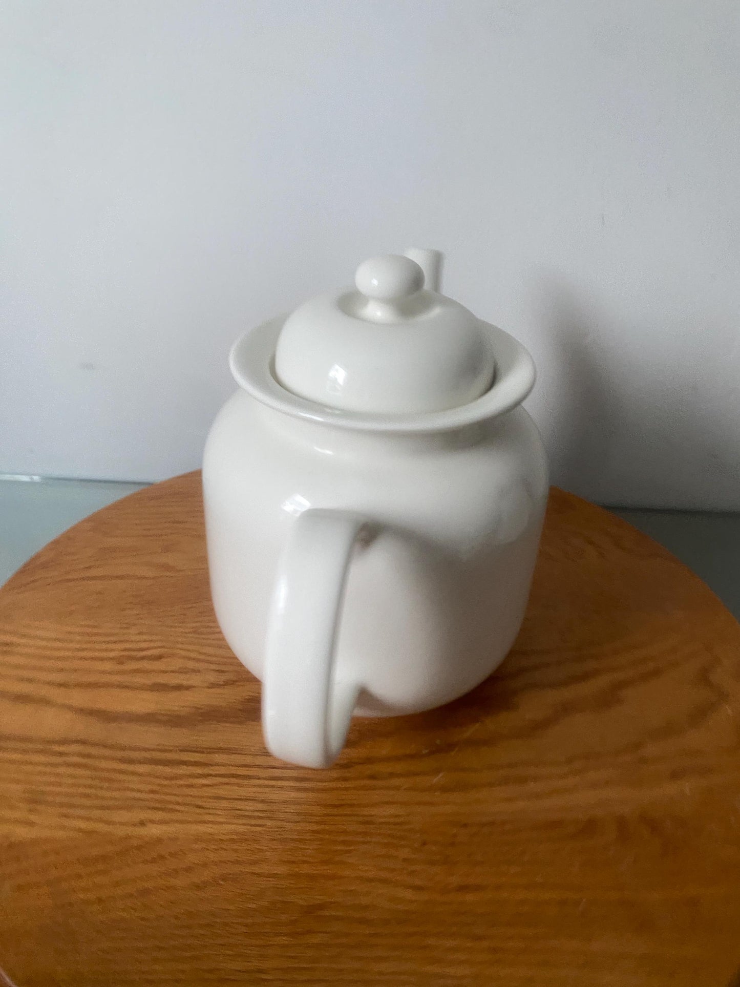 MCM Bright White Arabia Finland Arctica Ceramic Teapot