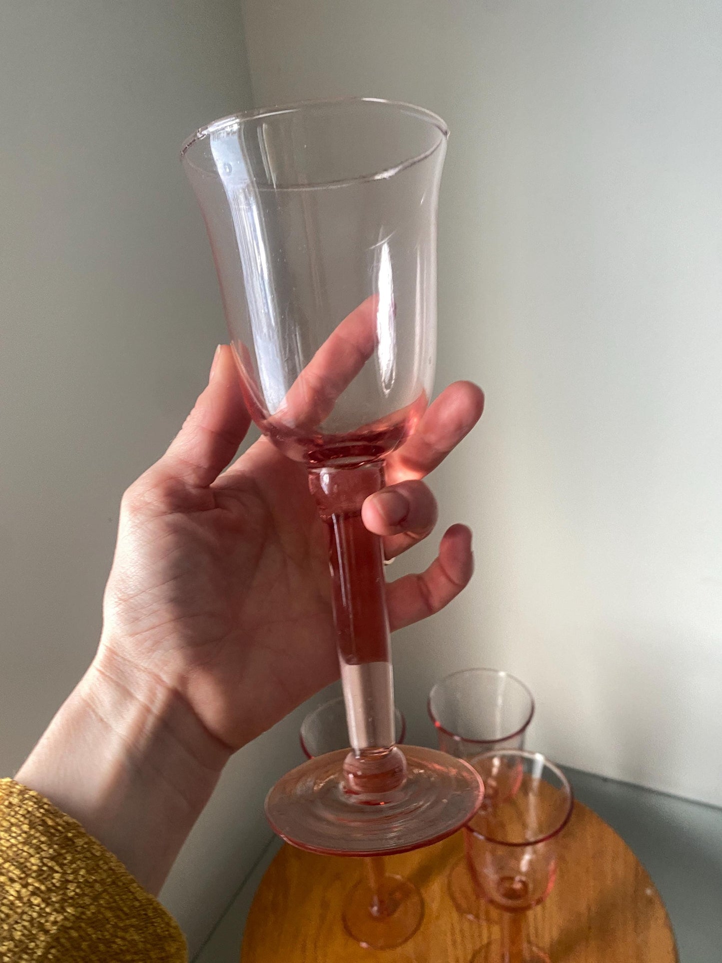 Set of 4 Tall Retro Pink Wine Glasses with Flared Lip