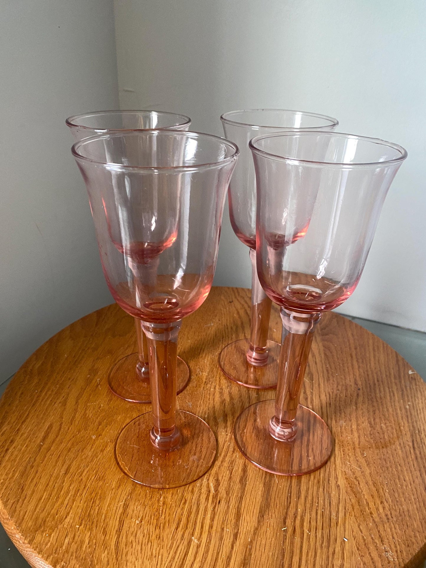 Set of 4 Tall Retro Pink Wine Glasses with Flared Lip