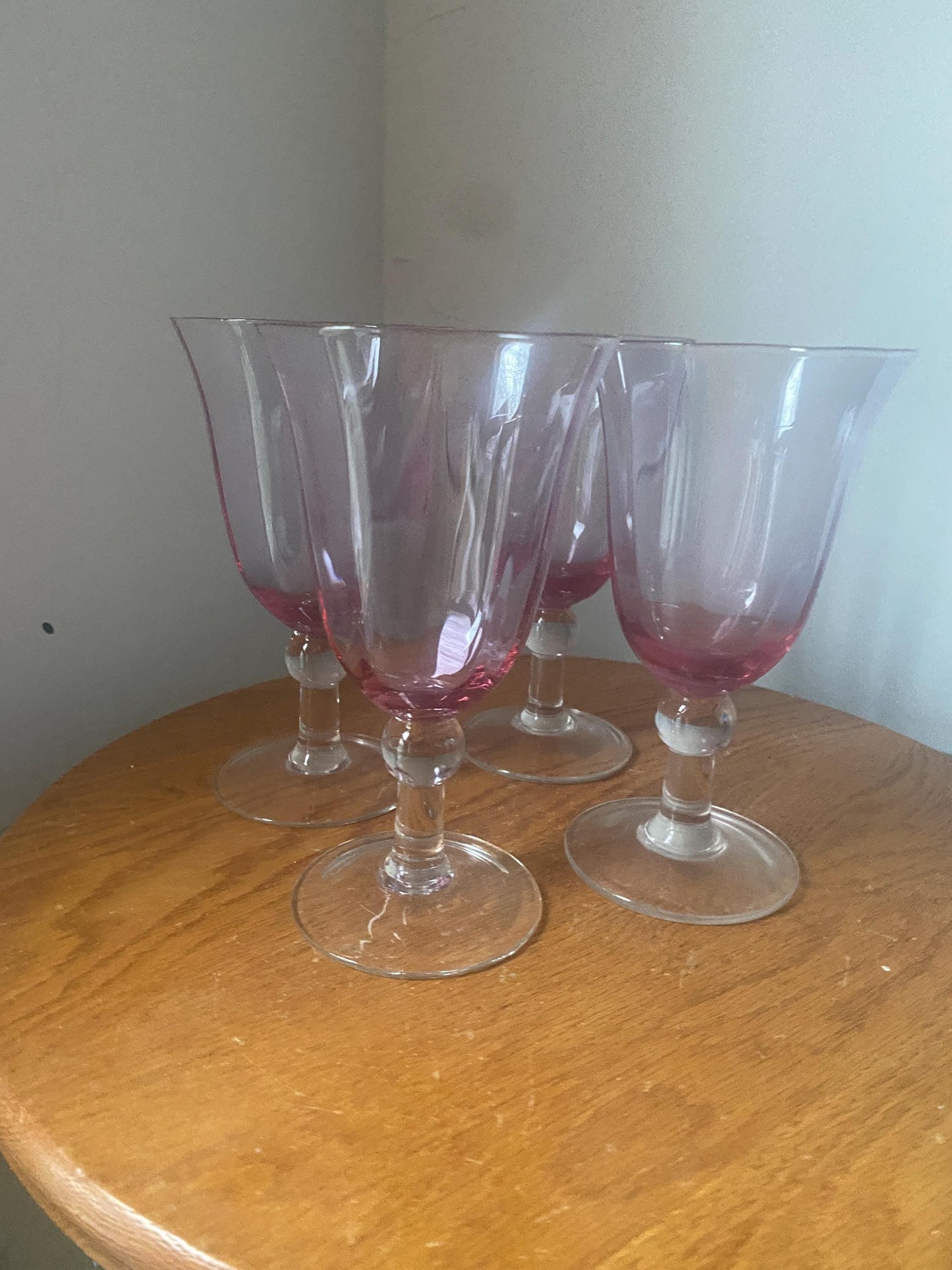Retro Set of 4 Tall Light Violet Flared Wine Glasses with Clear Stem