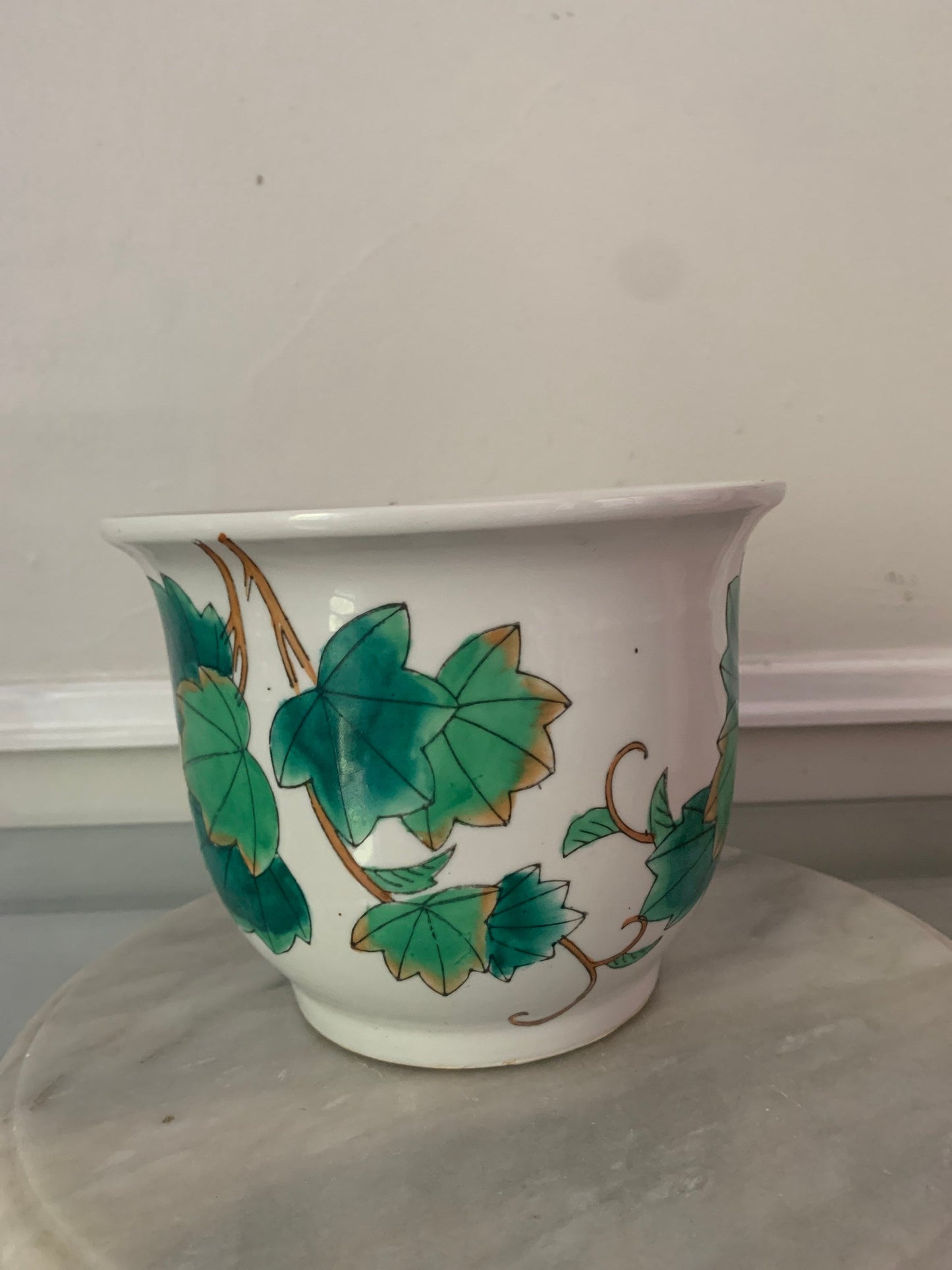 Retro Medium Green Ivy Leaf Ceramic Planter