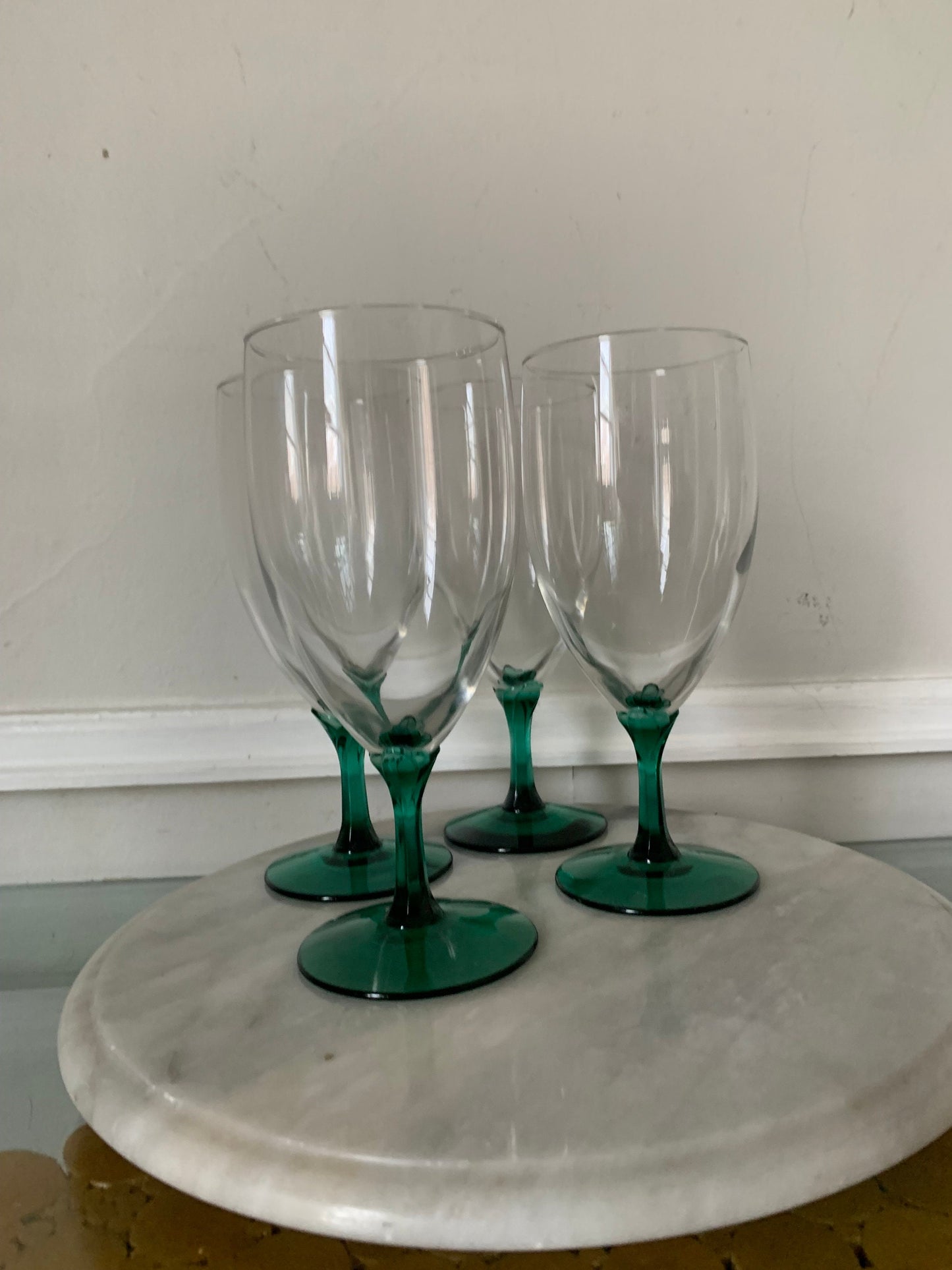 Vintage Set of 4 Emerald Green Stem Iced Tea Glasses