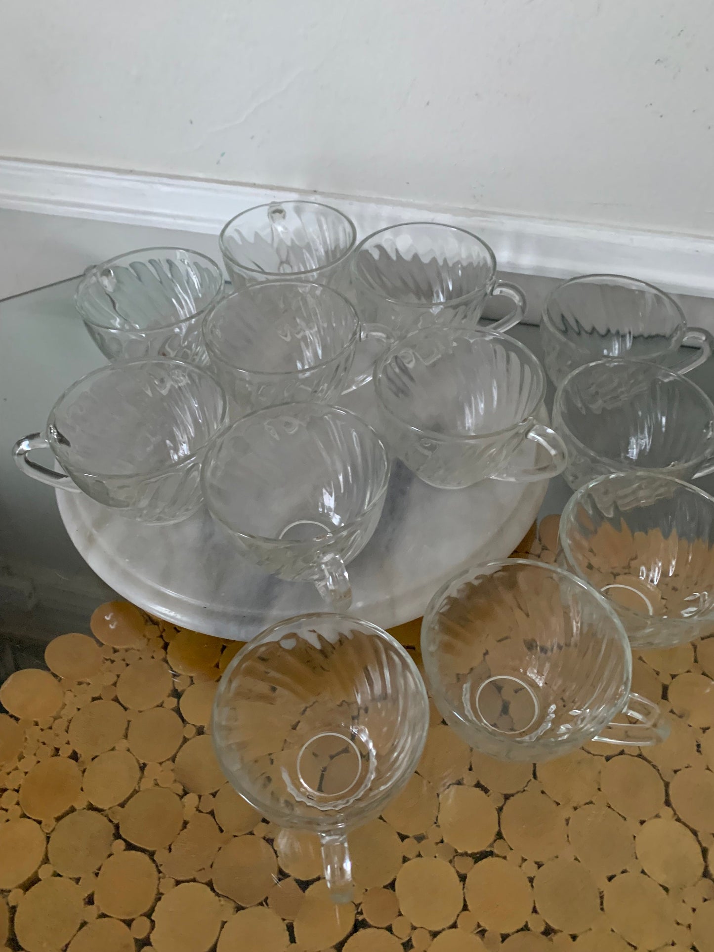 Set of 12 Retro Clear Swirl Glass Tea Cups