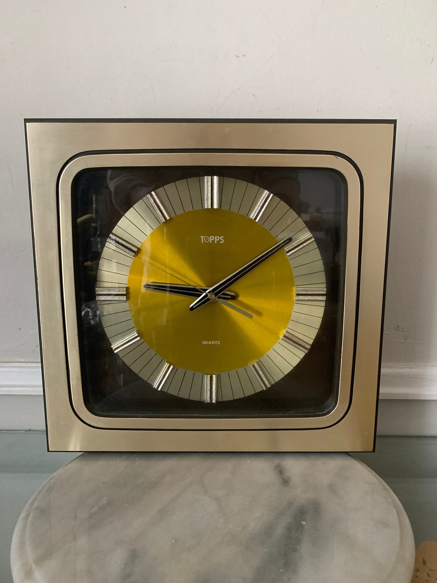 Vintage Topps Yellow Battery Operated Wall Clock