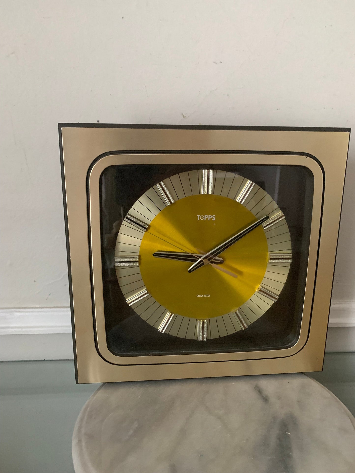 Vintage Topps Yellow Battery Operated Wall Clock