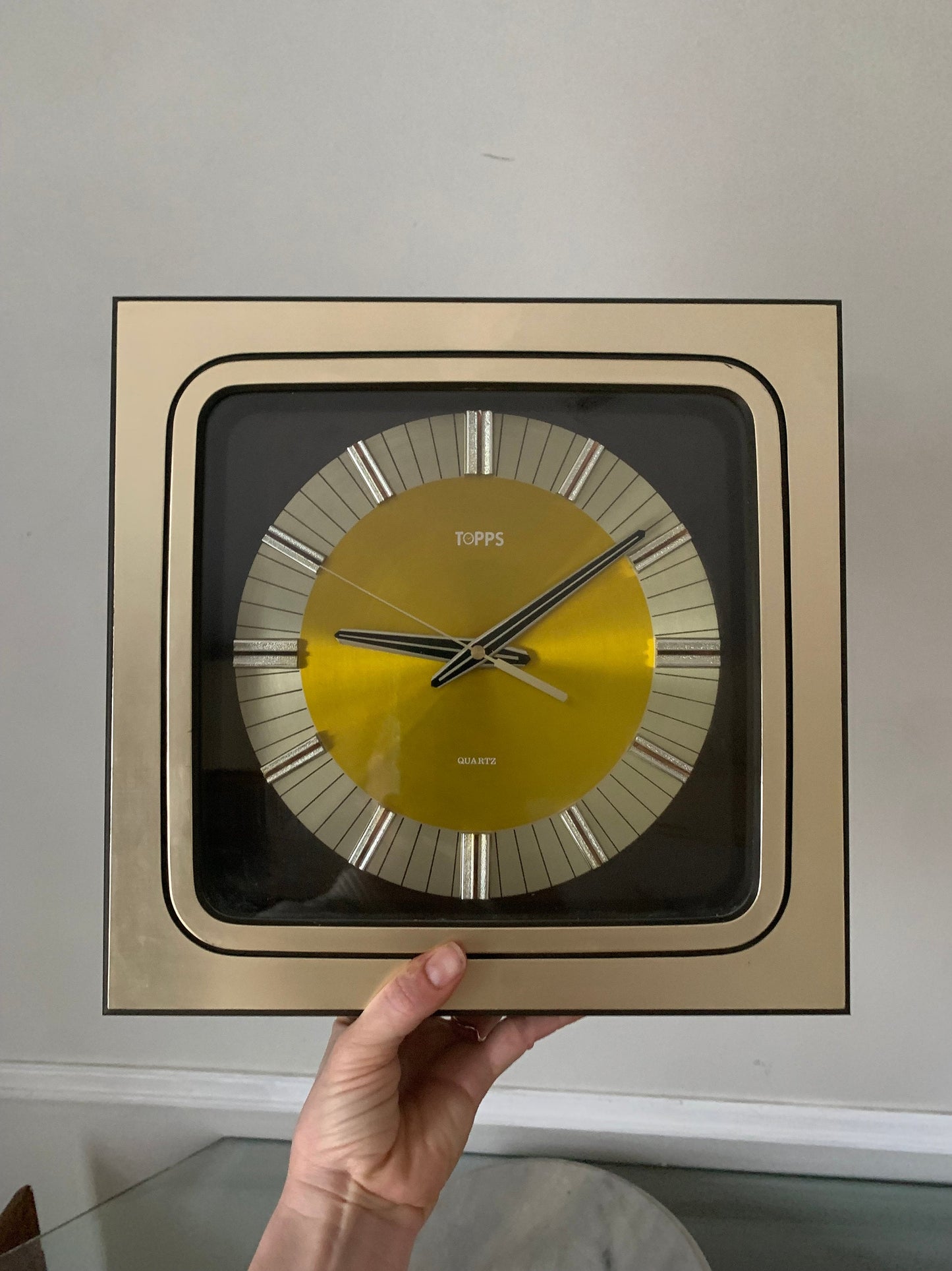 Vintage Topps Yellow Battery Operated Wall Clock